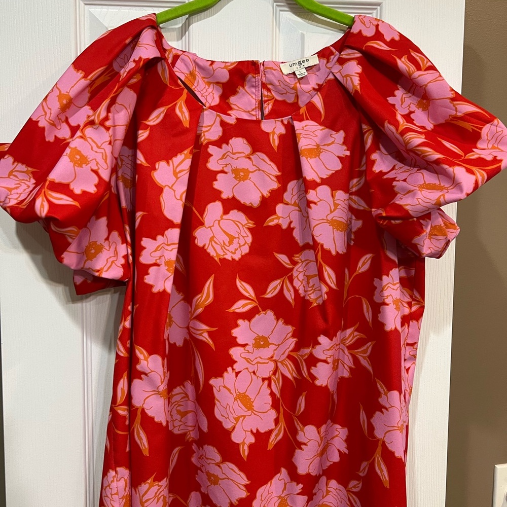 Umgee pink and deep orange red puff sleeve top